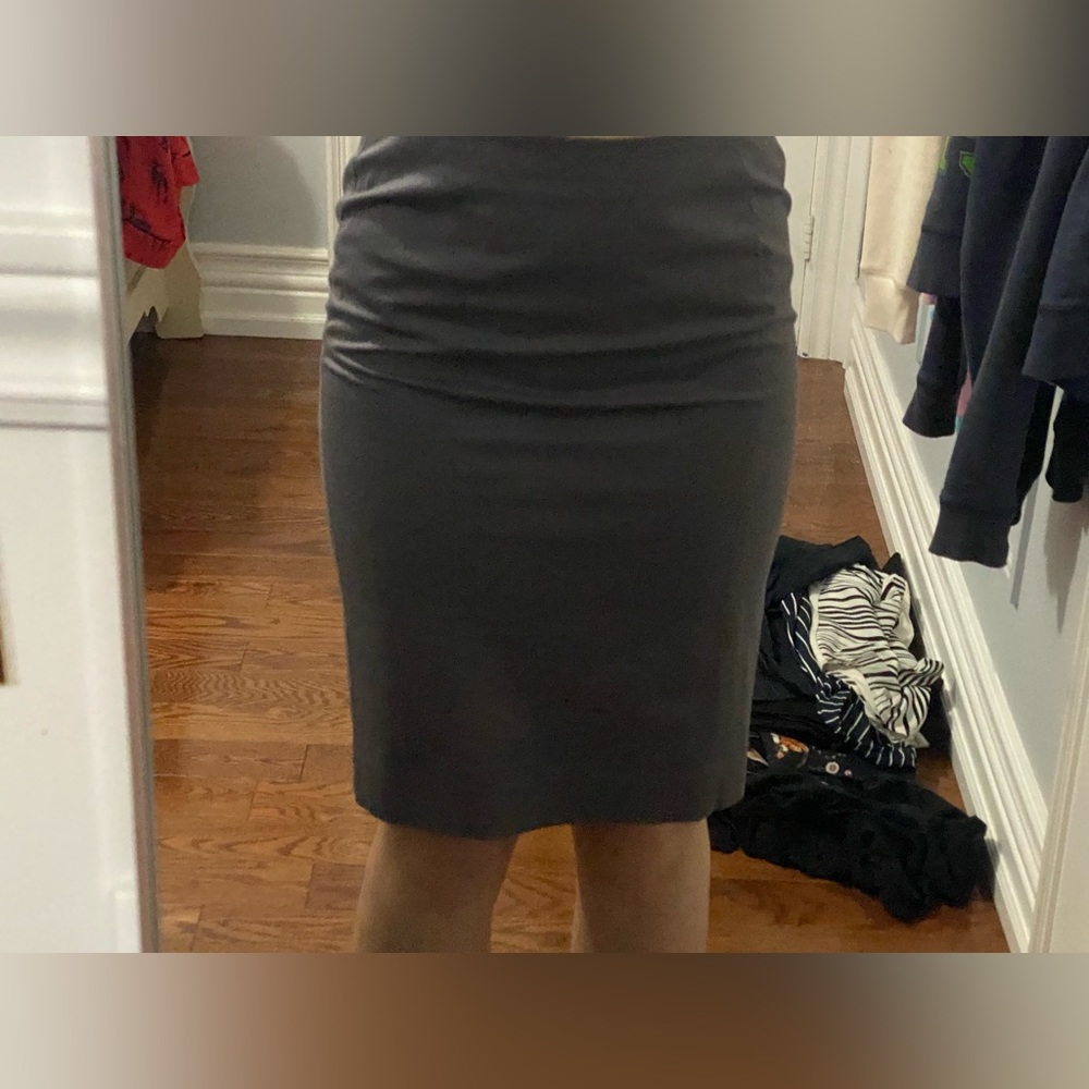 Grey skirt - Picture 2 of 5